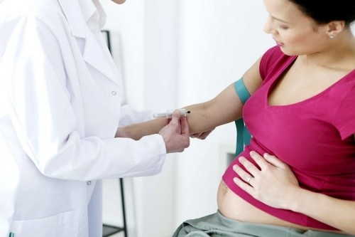 10 xét nghiệm bà bầu cần biết khi mang thai