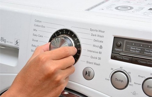 15 mẹo tiết kiệm điện hiệu quả nhất khi giặt sấy mùa mưa