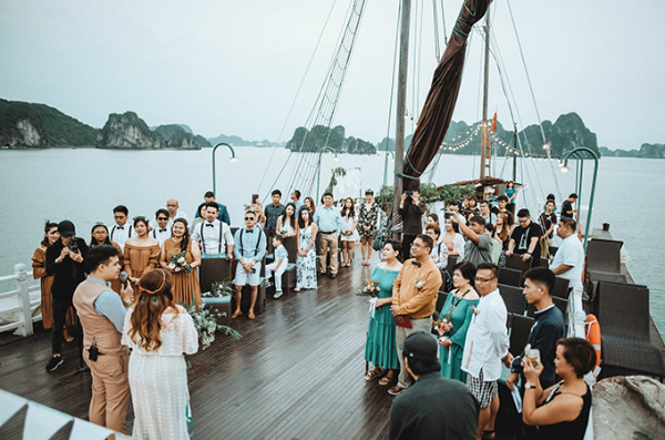 điểm đến, đám cưới lênh đênh trên du thuyền hạng sang giữa vịnh hạ long của cặp đôi philippines