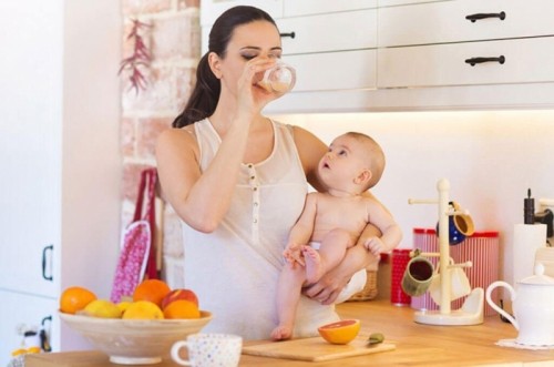 18 mẹo dân gian gọi sữa về nhanh, thơm và đặc cho mẹ mới sinh