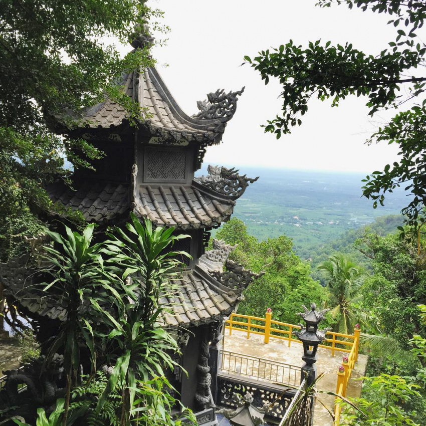 chùa bửu quang, đại lễ phật đản, điểm đến, đồng nai, hé lộ ngôi chùa ngay trong “lòng núi” đẹp như tiên cảnh ở đồng nai