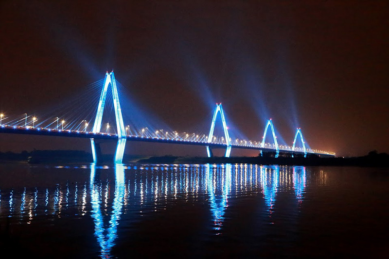 nhật tân – cây cầu triệu gam màu tại thủ đô