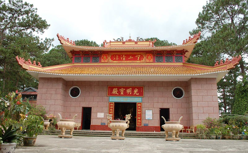 10  ngôi chùa nổi tiếng nhất ở nội và ngoại thành tại đà lạt