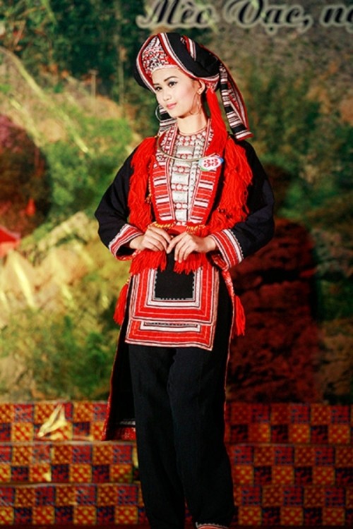 16 trang phục dân tộc đẹp và độc đáo nhất ở việt nam