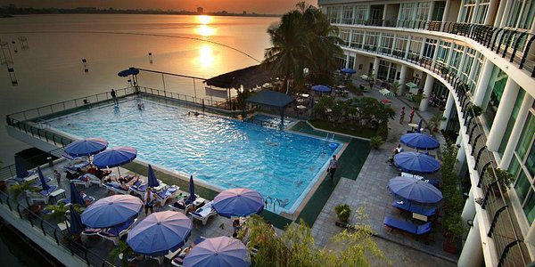 10  khách sạn view đẹp nhất quanh hồ tây, hà nội