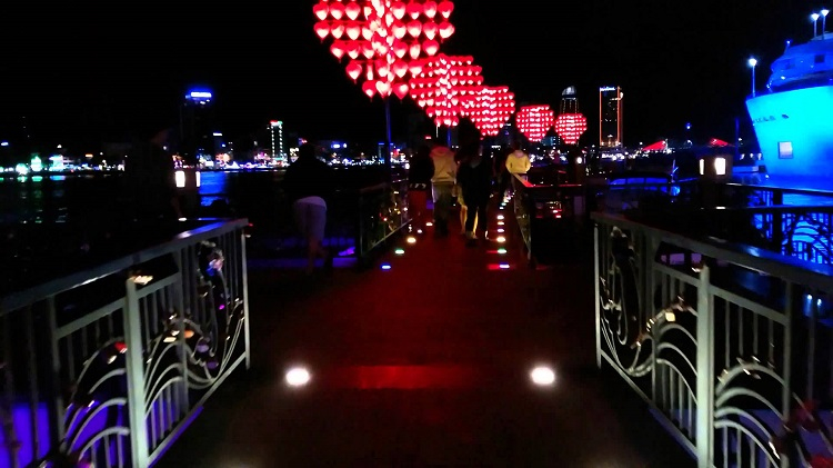 10  địa điểm lãng mạn cho cặp đôi trong dịp valentine 2022 ở đà nẵng