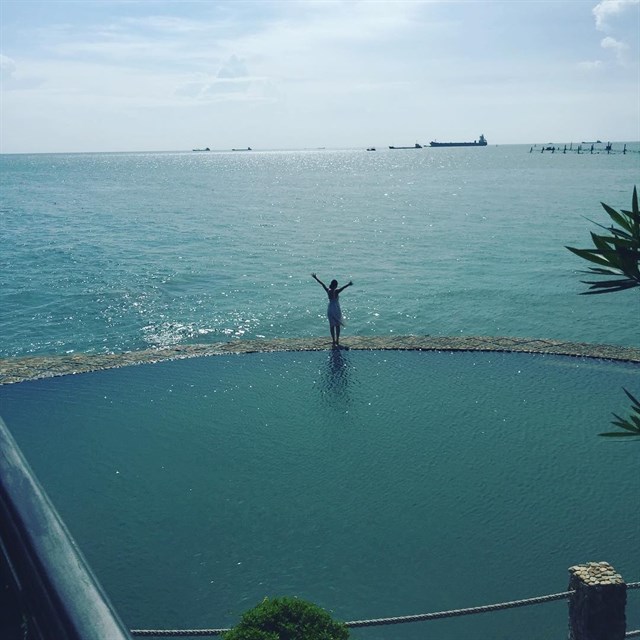 Cận cảnh khu hồ bơi “tràn sóng biển” duy nhất ở Vũng Tàu