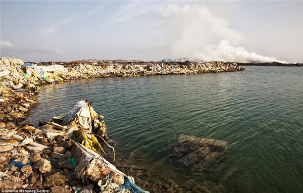 du lịch maldives, maldives, khách du lịch quá đông, thiên đường maldives bỗng hóa thành bãi rác