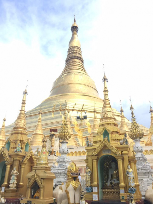 chùa shwedagon, chùa vàng shwedagon, du lịch myanmar, điểm đến, chiêm bái chùa shwedagon dát vàng, gắn kim cương nổi tiếng ở myanmar
