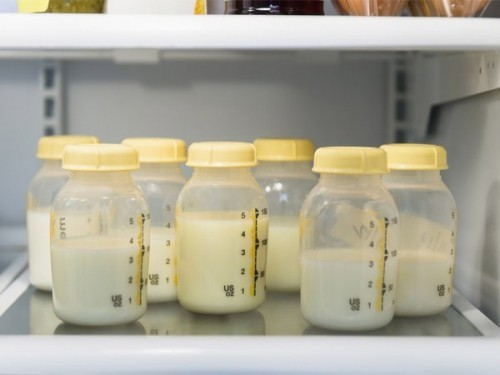 8 cách bảo quản sữa mẹ trong tủ lạnh đúng cách