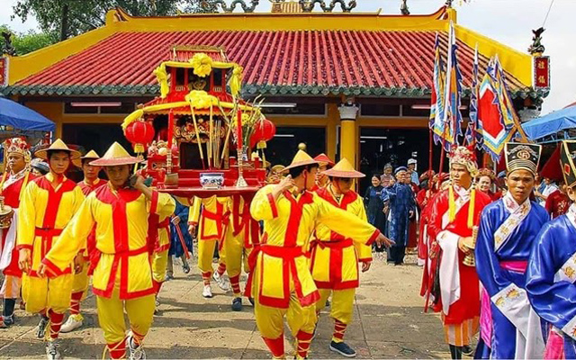 Tìm hiểu những lễ hội truyền thống và các trò chơi dân gian ở Việt Nam
