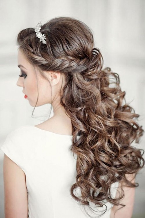 10 kiểu tóc đẹp nhất cho cô dâu trong ngày cưới