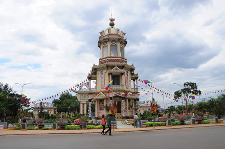 Chiêm ngưỡng kiến trúc độc đáo của Tòa thánh Tây Ninh