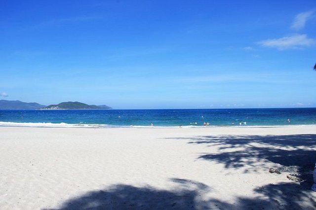 check in địa điểm du lịch đẹp như mơ – bãi biển nhũ tiên