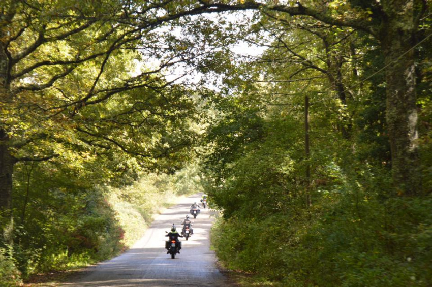 ‘Tay chơi’ người Việt rong ruổi 21 ngày ở châu Âu bằng moto tự lái
