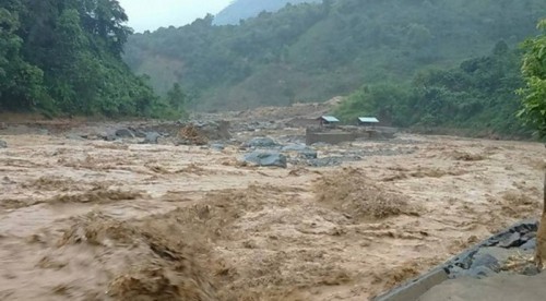 16 bài thơ hay về bão