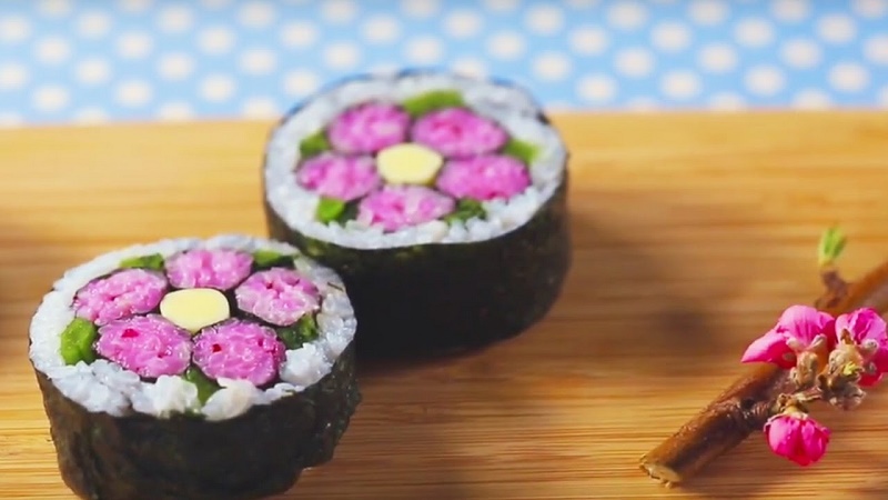 Du lịch Nhật Bản mùa hoa Anh Đào: Thưởng thức món Sushi