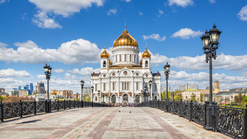 Tour du lịch Nga du khách tham quan nhà thờ Chúa cứu thế