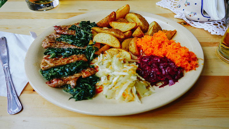 Du lịch Đông Âu khám phá ẩm thực truyền thống các nước