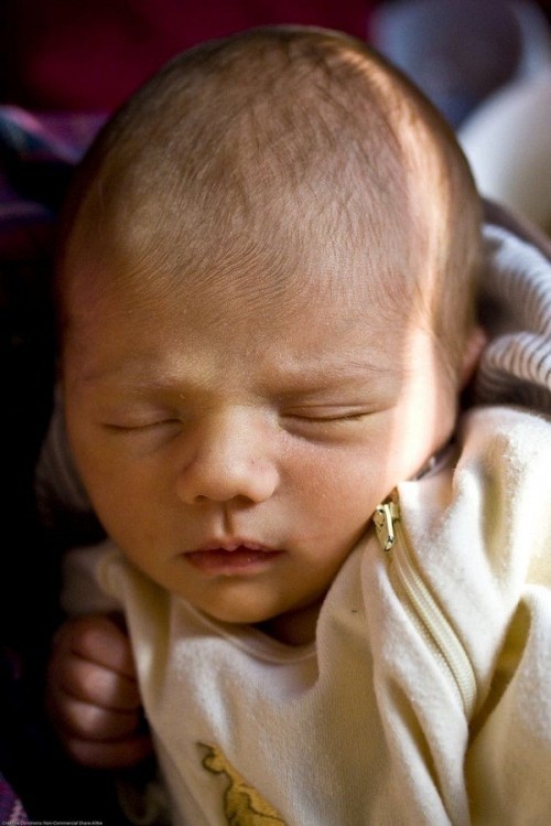 8 bí quyết chăm sóc trẻ sơ sinh tốt nhất
