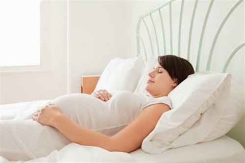5 tư thế ngủ tốt nhất cho phụ nữ mang thai