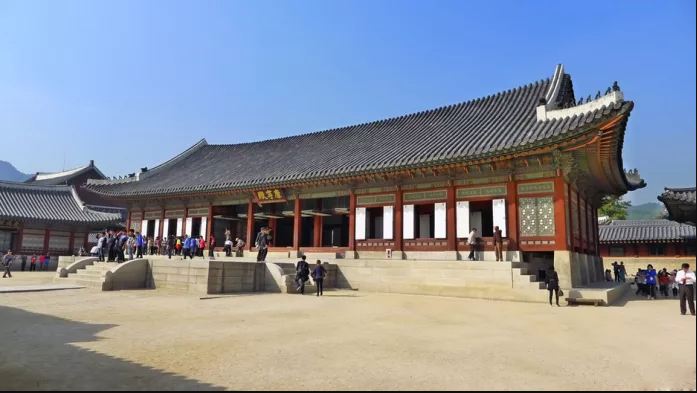 khách du lịch hàn quốc muốn bình yên, hãy đến gyeongbokgung