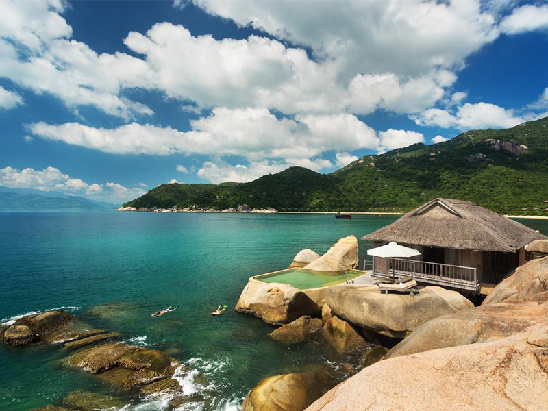 Hành trình khám phá những bãi biển tuyệt đẹp nổi tiếng ở Nha Trang