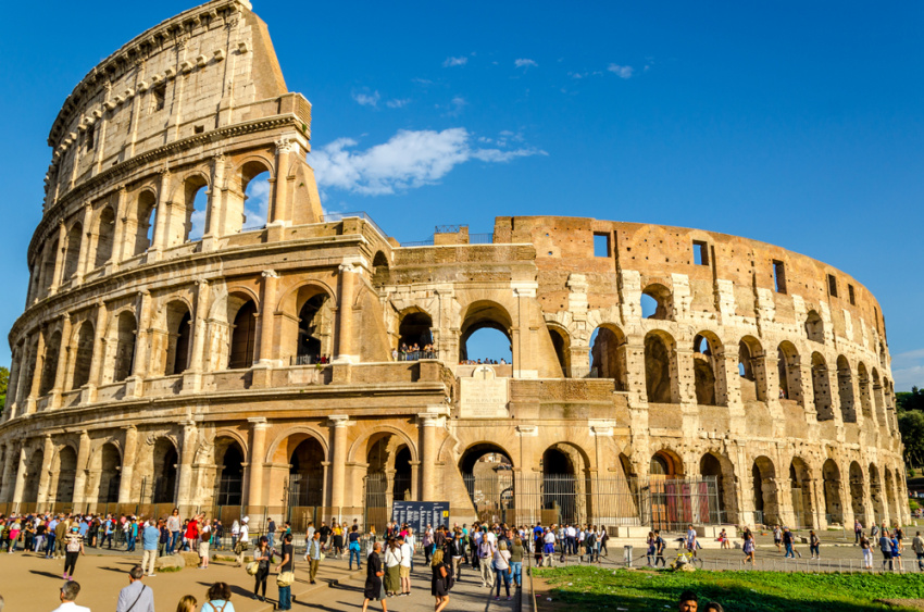 Du lịch Ý khám phá những thành phố cổ kính và bình yên