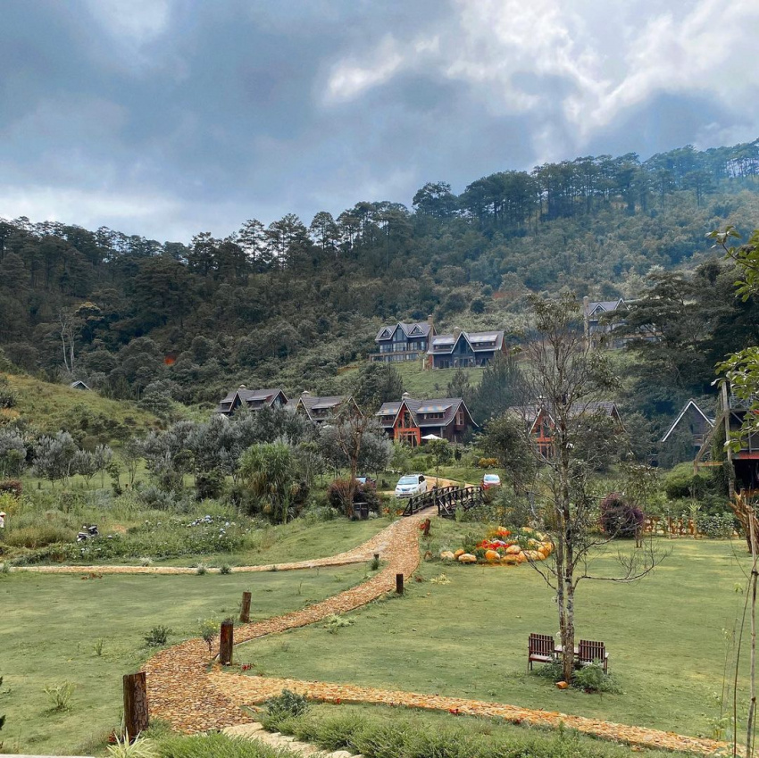 Lat Valley, ‘fairy village’ Ha Tang took his parents on a private outing in Da Lat