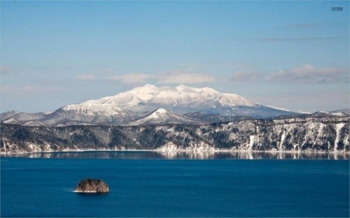 10 hồ nước trên miệng núi lửa đẹp nhất thế giới