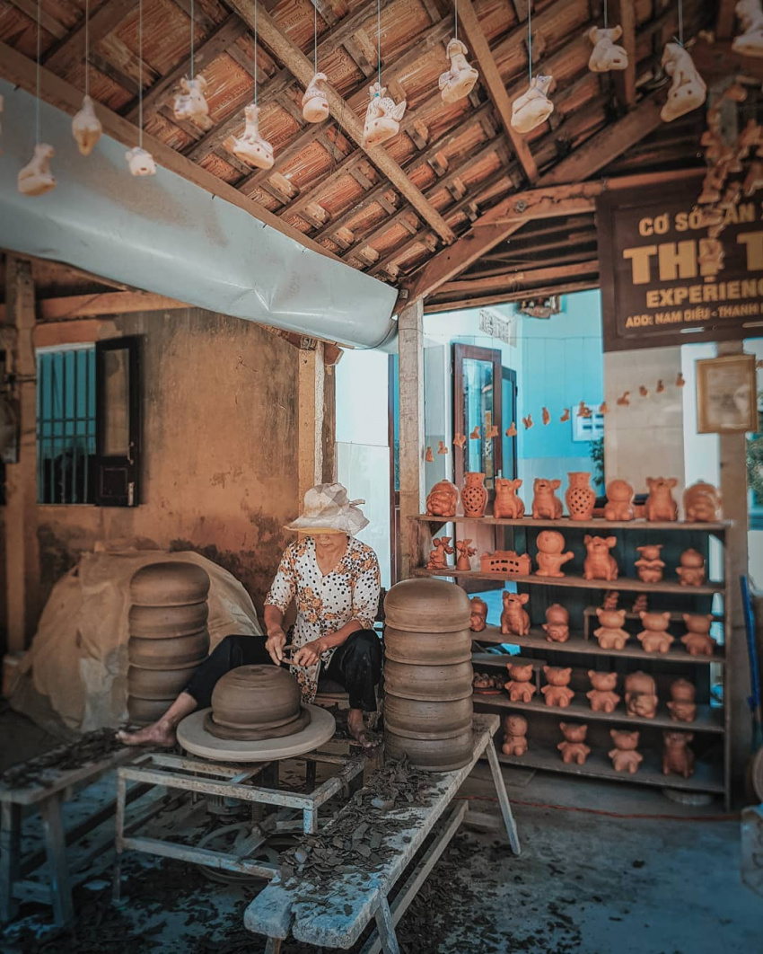 Thanh Ha Pottery Village, an old but not old attraction, is worth a visit in Hoi An