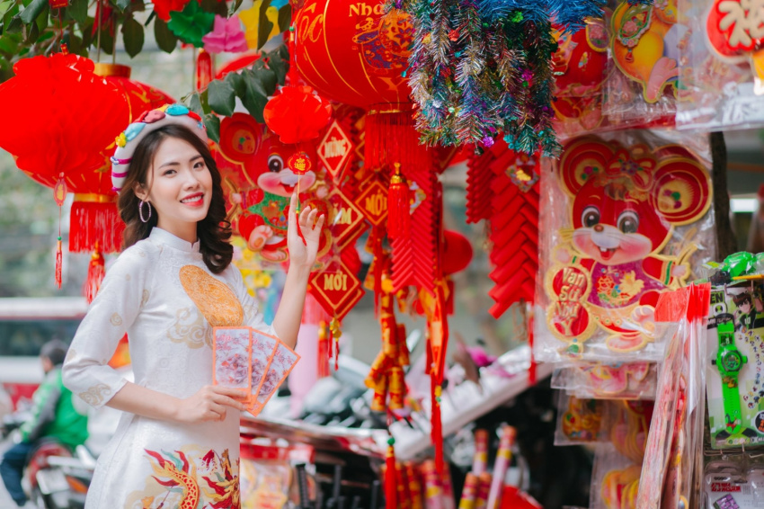 Beautiful places to take pictures of Ao Dai in Hanoi