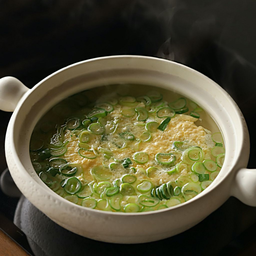 egg soup, how to make egg soup, how to, how to cook egg soup is both delicious and light for busy days