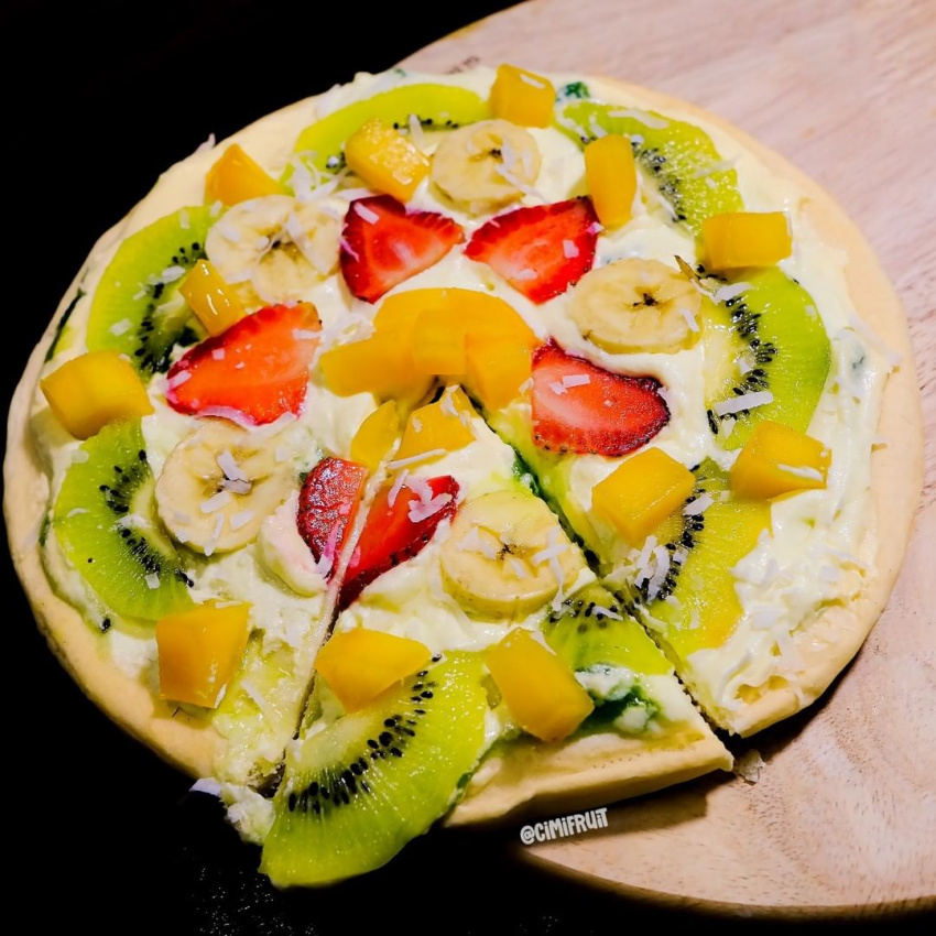 fruit pizza, new dishes, discover the unique cheese cream fruit pizza in saigon