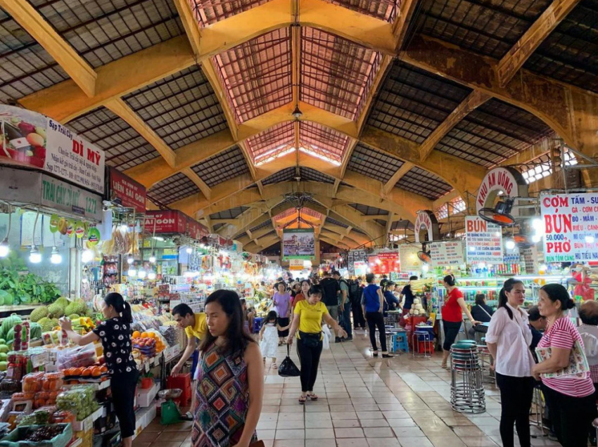 What’s delicious in Ben Thanh market?  Many delicious dishes are waiting for you to discover
