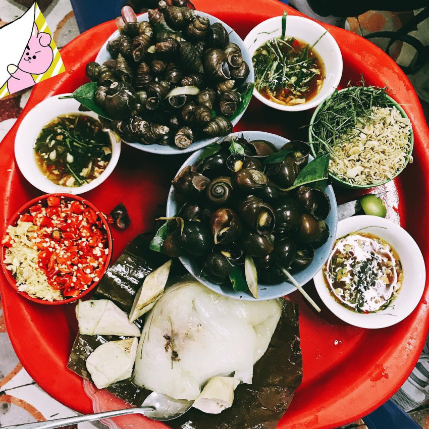 Mouthwatering with 2 famous delicious snail shops of Hanoi Old Quarter