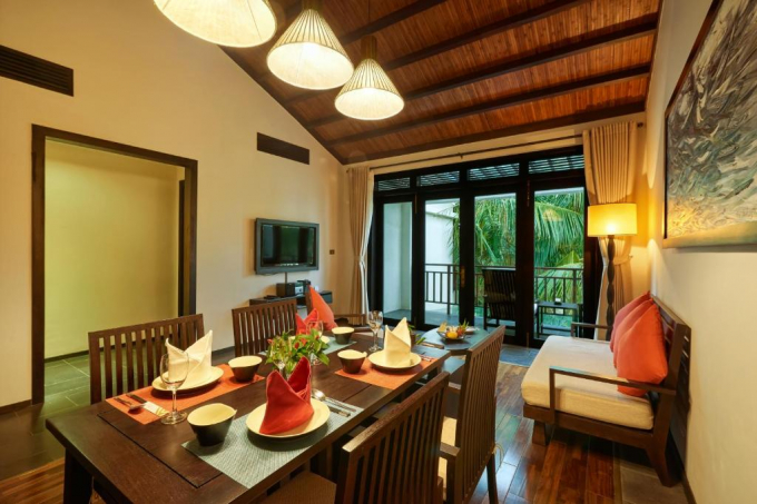 nha trang, come to nha trang at a ‘super luxury’ wooden villa like a rich kid in hanoi