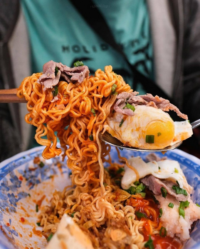 5 famous delicious mixed noodle shops in Saigon