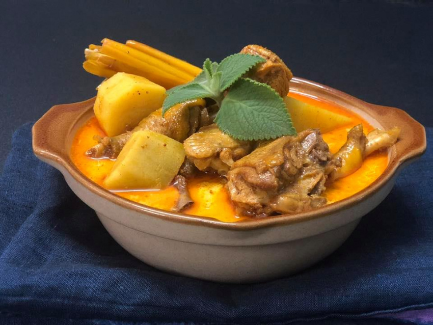 Coconut milk chicken curry recipe is as delicious as the chef!