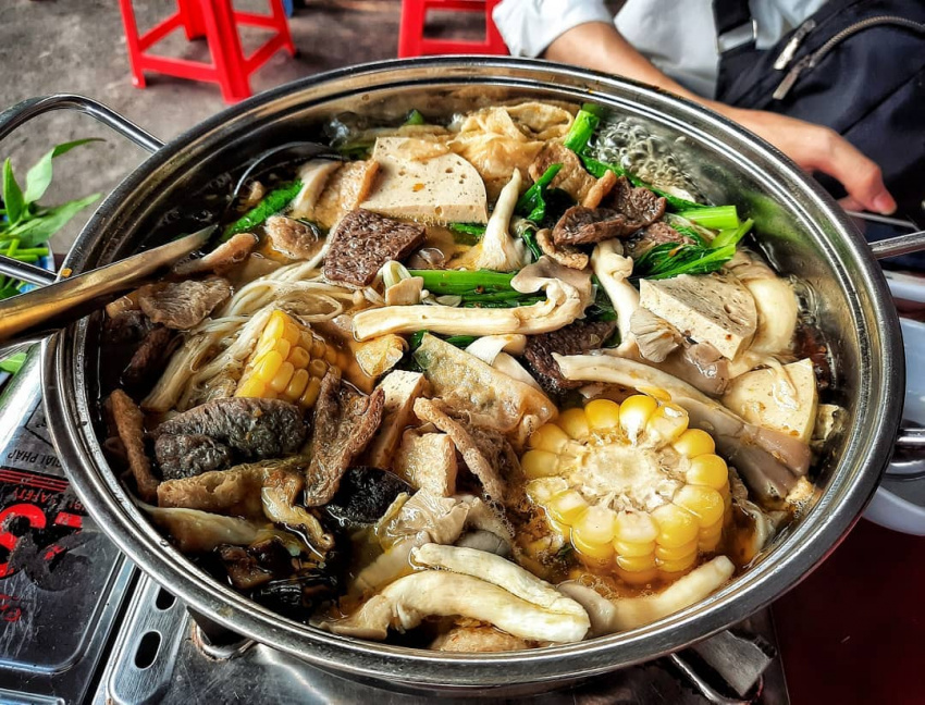 vegetarian hot pot, two very famous vegetarian hotpot restaurants in thu duc university village, priced from only 35,000 vnd