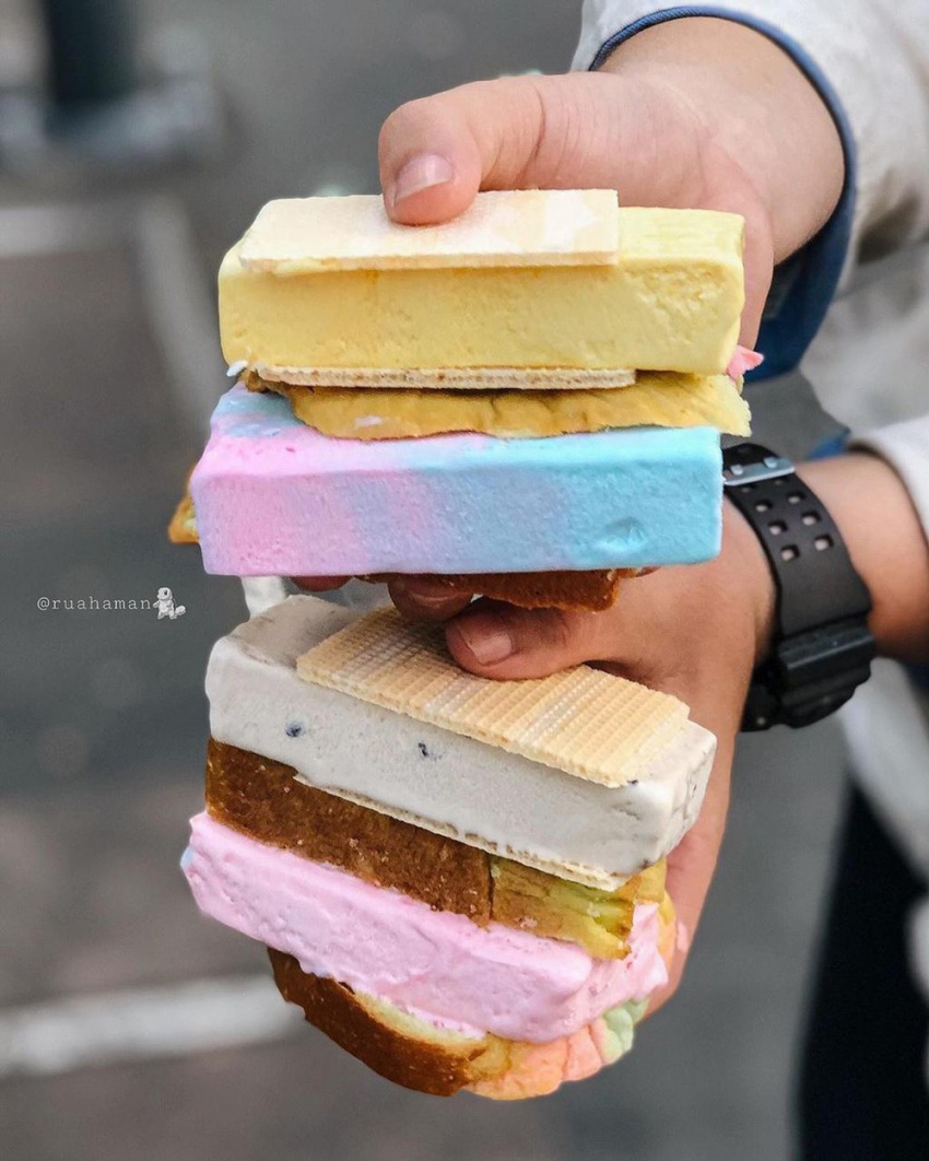 good restaurant in saigon, singapore ice cream sandwich, singapore ice cream, a specialty of the lion island nation that makes saigon people excited