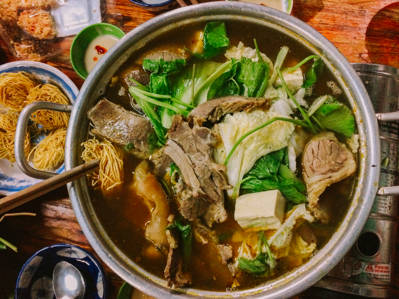 delicious hot pot restaurant in saigon, good restaurant in saigon, saigon cuisine, saigon delicacies, streets cuisine, 5 famous delicious hot pot dishes, associated with the life of saigon people