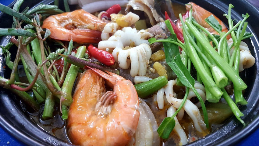 delicious hot pot restaurant in saigon, good restaurant in saigon, saigon cuisine, saigon delicacies, streets cuisine, 5 famous delicious hot pot dishes, associated with the life of saigon people