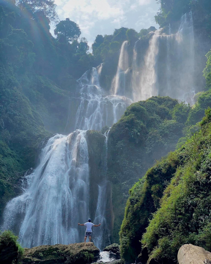 Nam Me Waterfall, a wild and charming ‘green fairy’ in Tuyen Quang