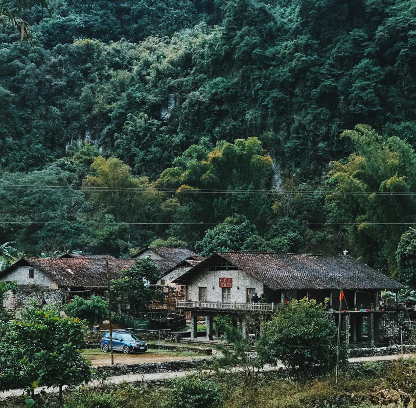 “Take each other to hide” in the ancient stone village of Khuoi Ky (Cao Bang) on ​​the northeastern border