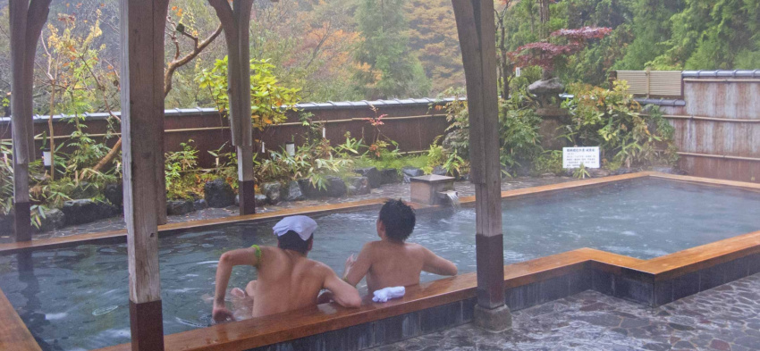 hot spring bath, japanese hot spring, onsen, onsen bath, unique hot spring bath experience must try when coming to japan