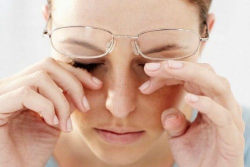 10 việc gây tổn hại đến đôi mắt nhất bạn nên tránh