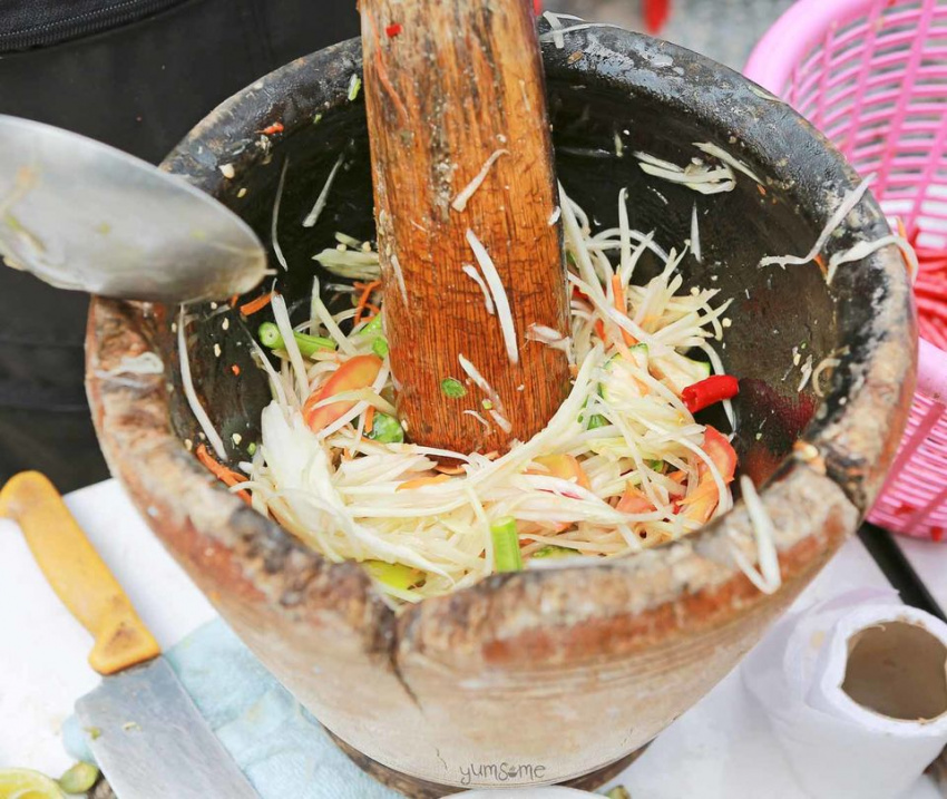cuisine, culinary elite, som tam, streets cuisine, travel to thailand, world cuisine, som tam, a delicious thai papaya salad