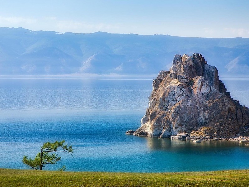 Du lịch Nga: Chiêm ngưỡng vẻ đẹp tinh khiết của hồ Baikal và hồ Xanh