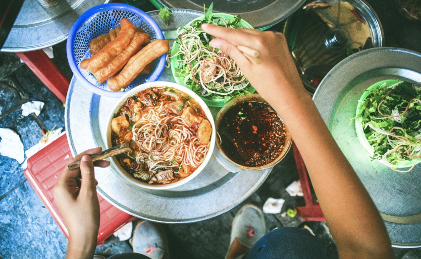cuisine, culinary elite, delicious restaurant in hanoi, hanoi cuisine, hanoi specialties, noodle soup, streets cuisine, simple but delicious as unforgettable as a bowl of hanoi vermicelli